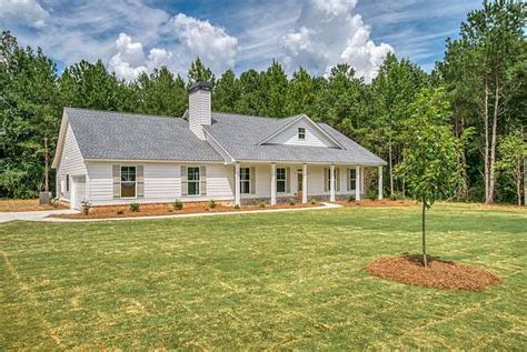 homes with acreage in georgia.